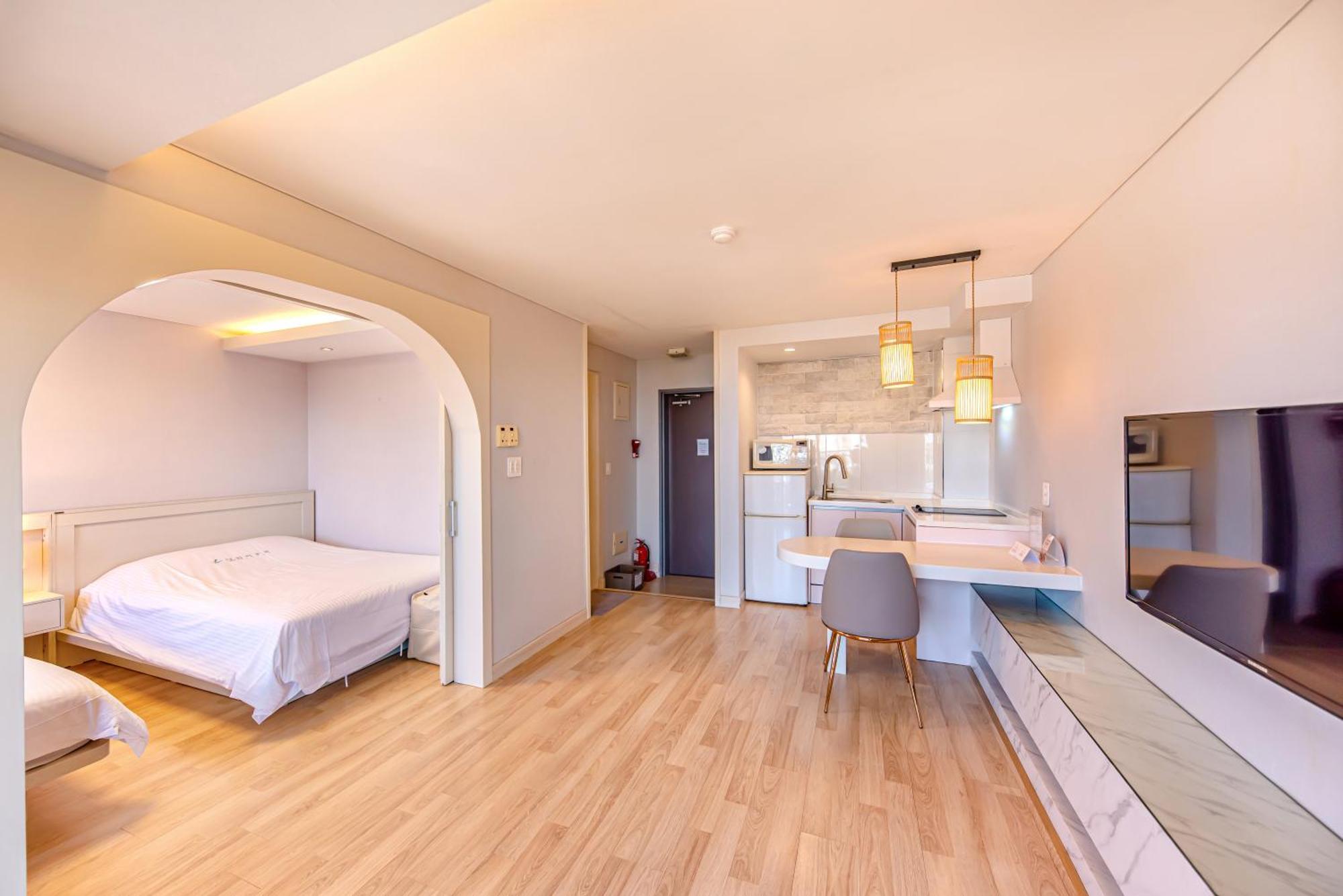 ไดน์ รีสอร์ต Hotel เมืองเชจู ภายนอก รูปภาพ